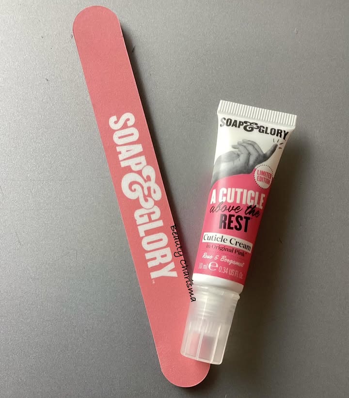 Soap & Glory
A CUTICLE ABOVE THE REST Cuticle Cream in Original Pink10ml
Soap & Glory Nail File